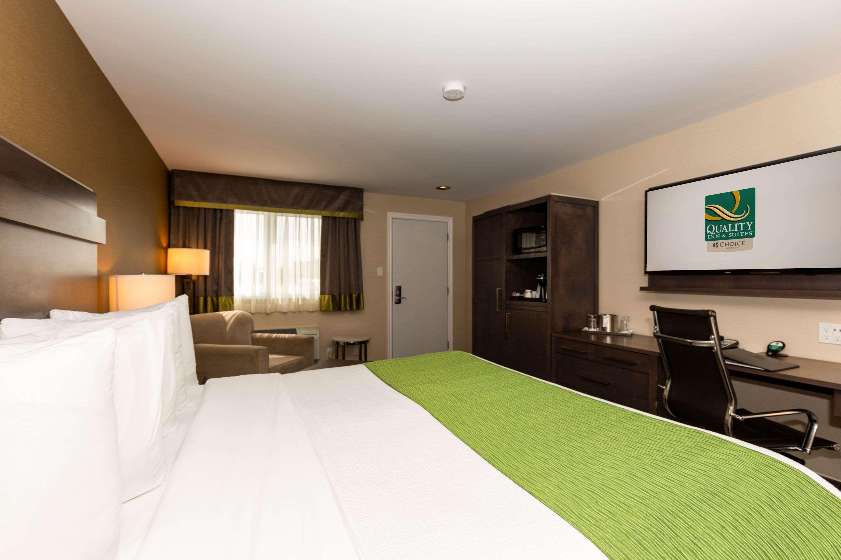 Quality Inn & Suites Matane Exterior photo