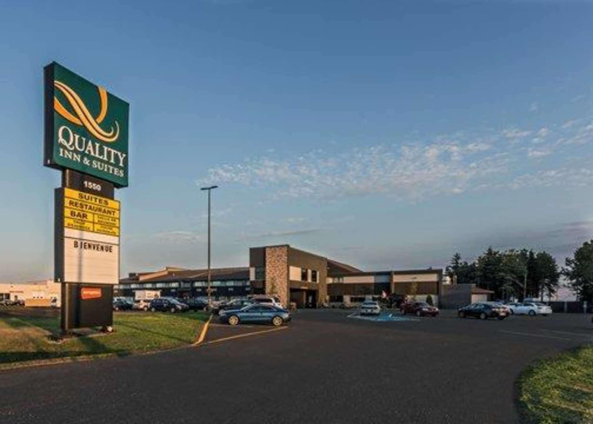 Quality Inn & Suites Matane Exterior photo